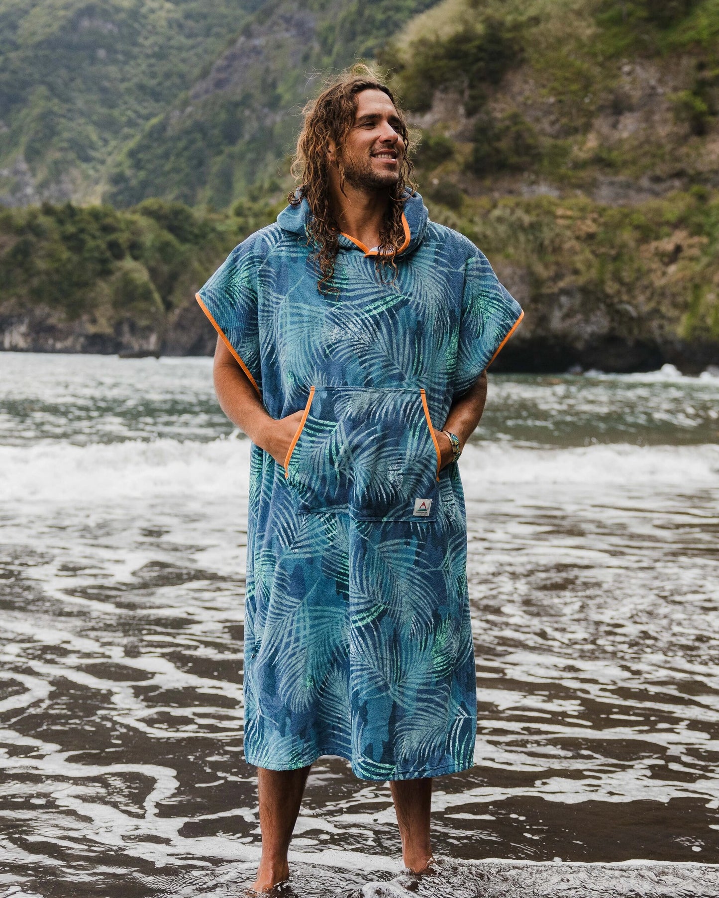 Male_Tulum Recycled Towel Poncho - Palm Camo Moonlight
