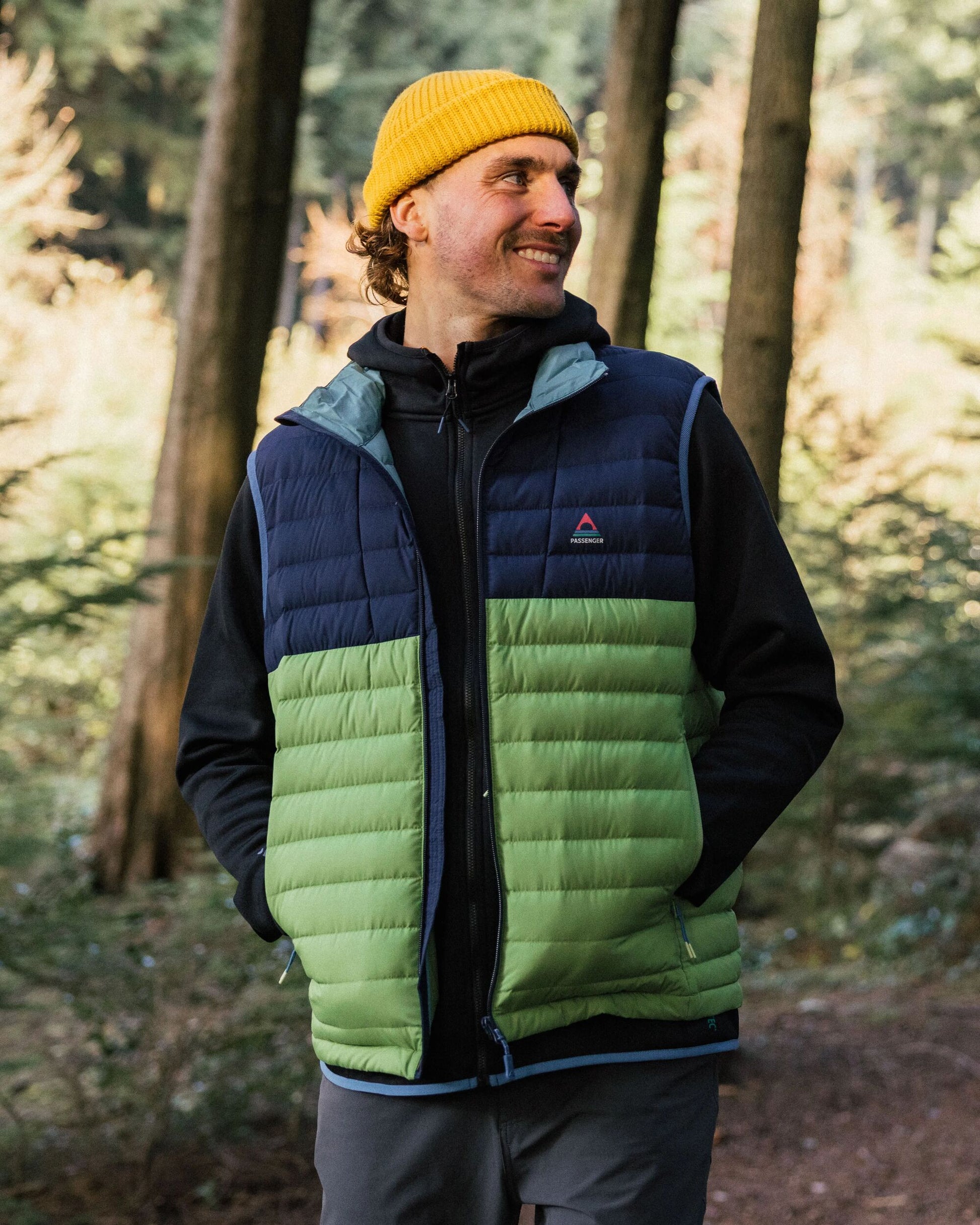 Ashland Down Recycled Vest - Rich Navy/Pear Green