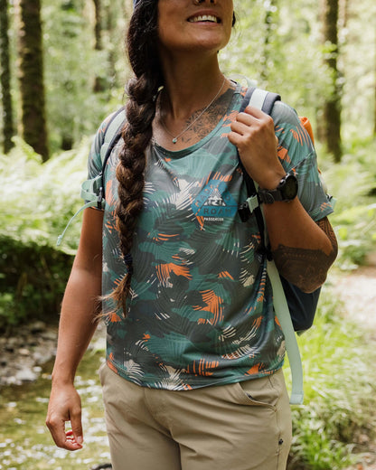 Chakra Tie Back Active Recycled T-Shirt - Palm Camo Deep Sea